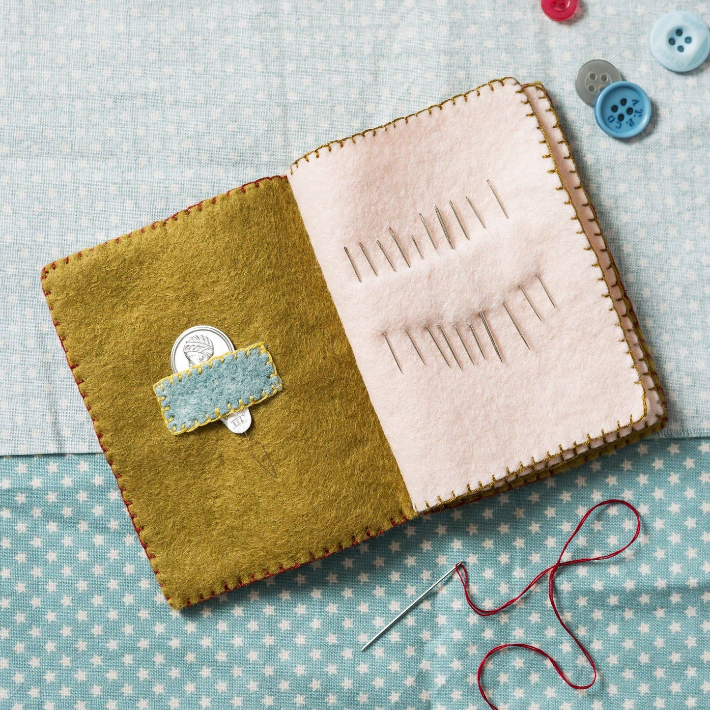 Needle Case Felt Craft Mini Kit by Corinne Lapierre