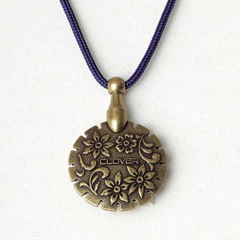 Clover Thread Cutter Pendant